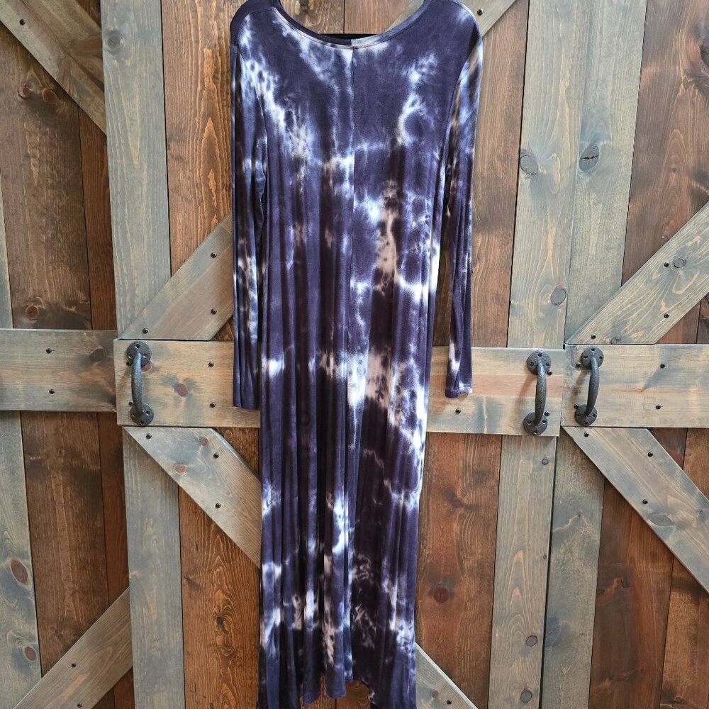 Natural Life Navy and White Tie-Dye Stevie Style Maxi Dress in Size Large